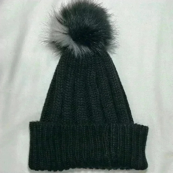 Cable knit hat - Picture 1 of 1